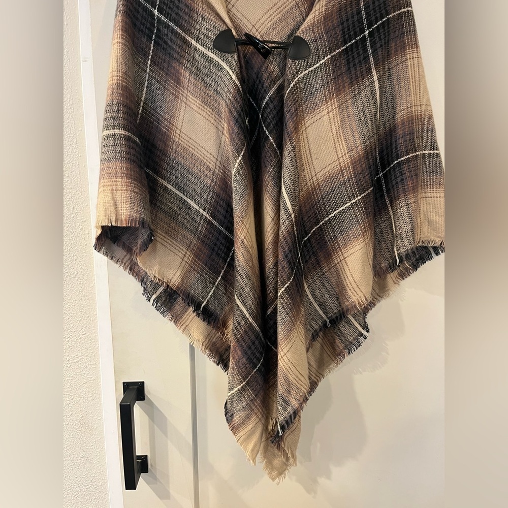 Max Studio Plaid Shawl in Brown and Black ONE SIZE - Picture 2 of 6